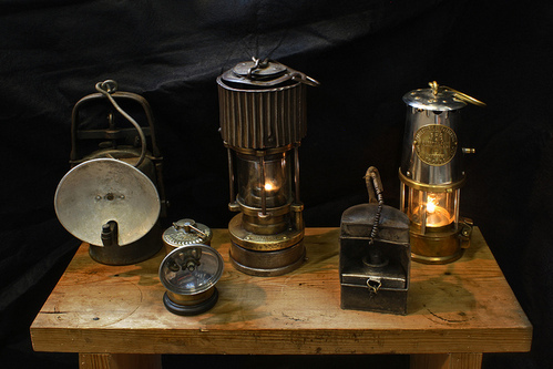 Первое применение первых лампочек: шахтерские фонари