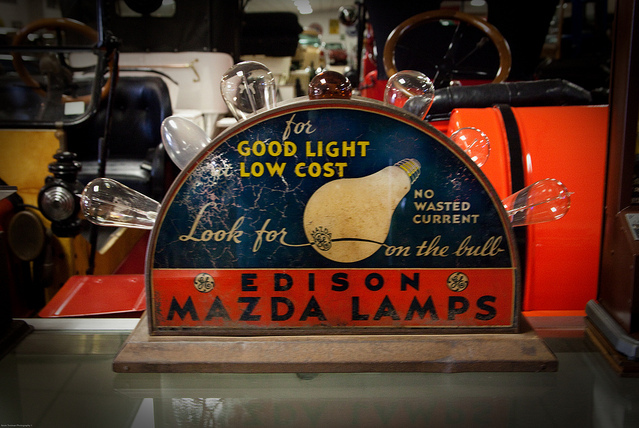 Рекламные стенды лампочек Эдисона Mazda